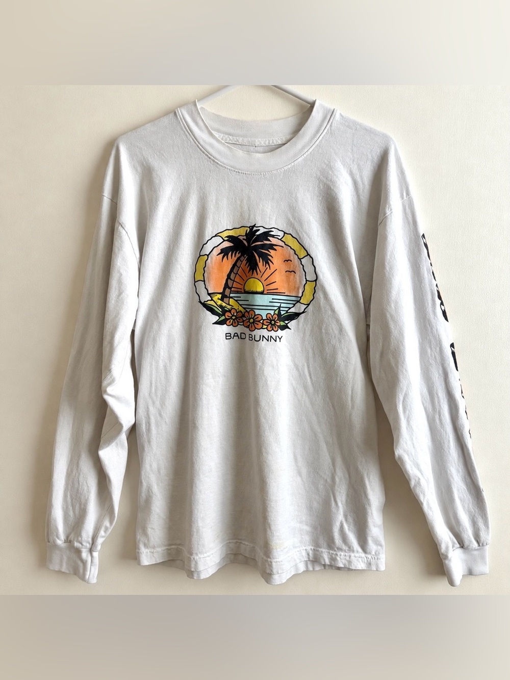 Bad Bunny World’s Hottest Tour 2022 Long Sleeve Shirt Size M Un Verano Sin Ti